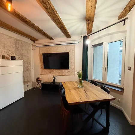 Z A B R S A I N T Z Dusza Xviii Apartman Katowice