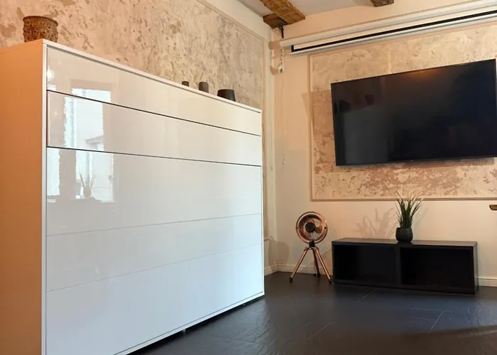 Z A B R S A I N T Z Dusza Xviii Apartmán Katovice